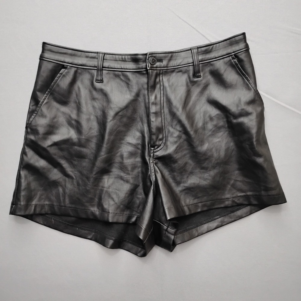 Hollister Black Faux Leather Ultra High-Rise Shorts Womens XL